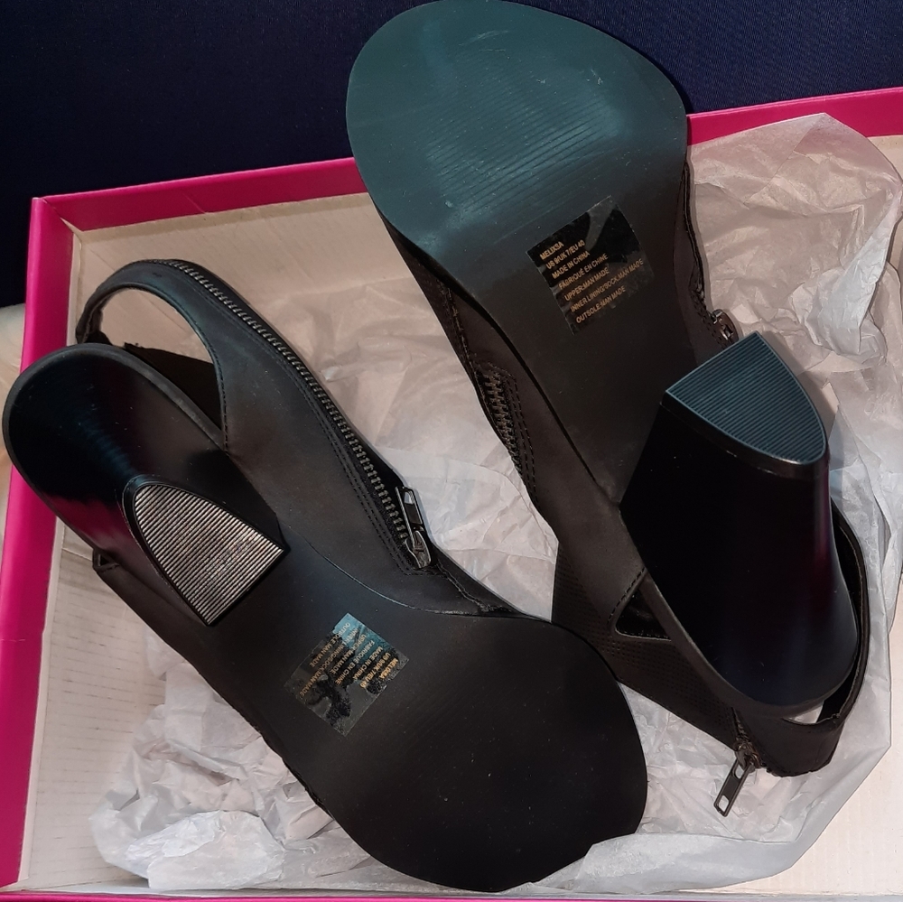 Shoe - Picture 3 of 3